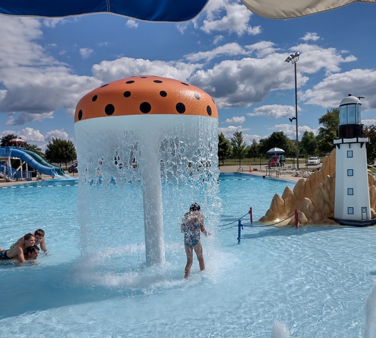 fairgrounds-park-pool-photo
